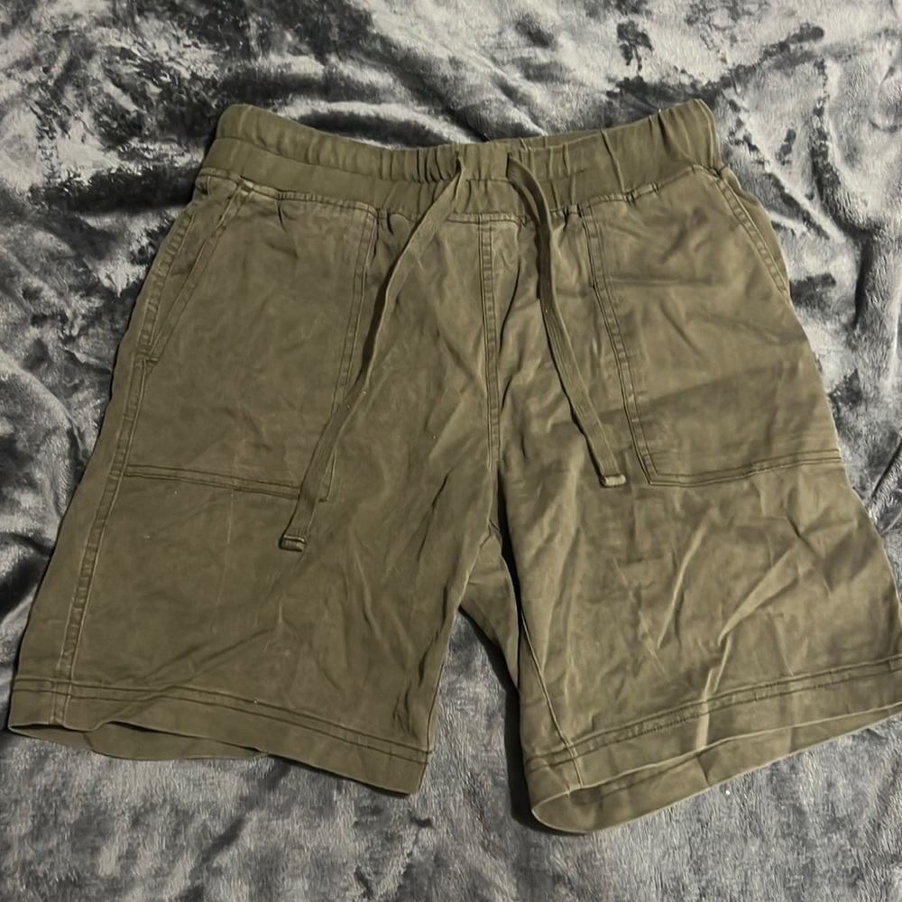 Roots -Women’s shorts size small